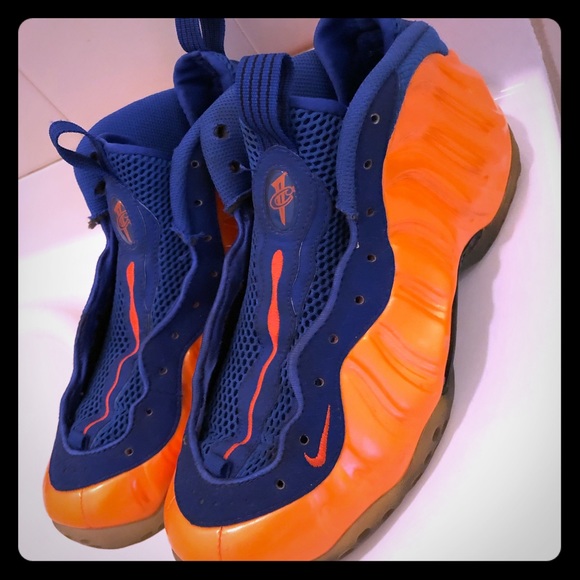 knicks color shoes